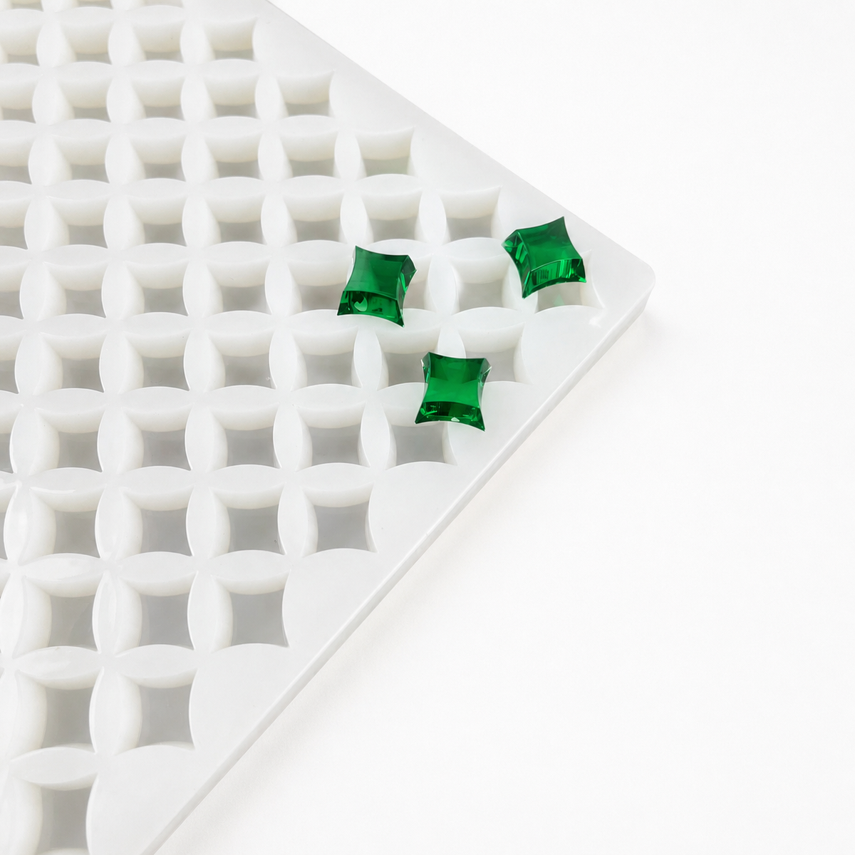 Vierkante siliconen gummymal met smaragdgroene gummies voor bulkproductie op bestelling