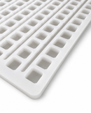 Moule à gummies cubes de 2.3 mL pour déposeuse universelle, 136 cavités — vue en angle