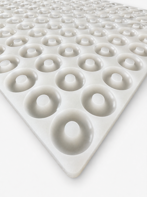Moule à gummies anneau pêche de 3.4 mL - 108 cavites - vue en angle