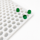 Nahaufnahme der 3-mL-Gumdrop-Gummiform mit 262 Kavitäten und smaragdgrünen Gummies