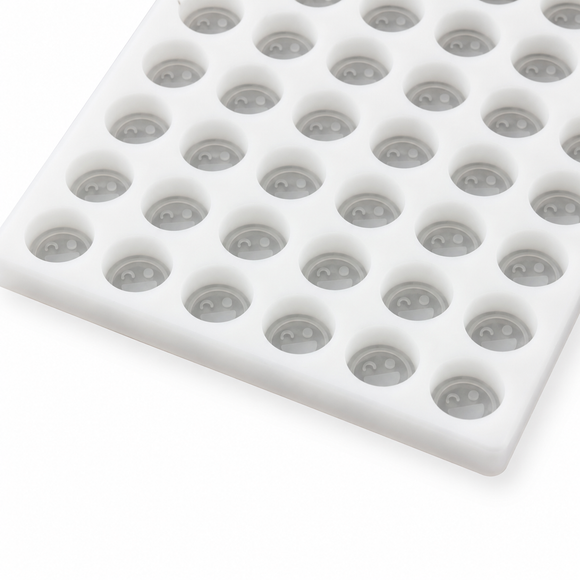 Moule à gummies smiley de 4 mL - 140 cavites - vue en angle